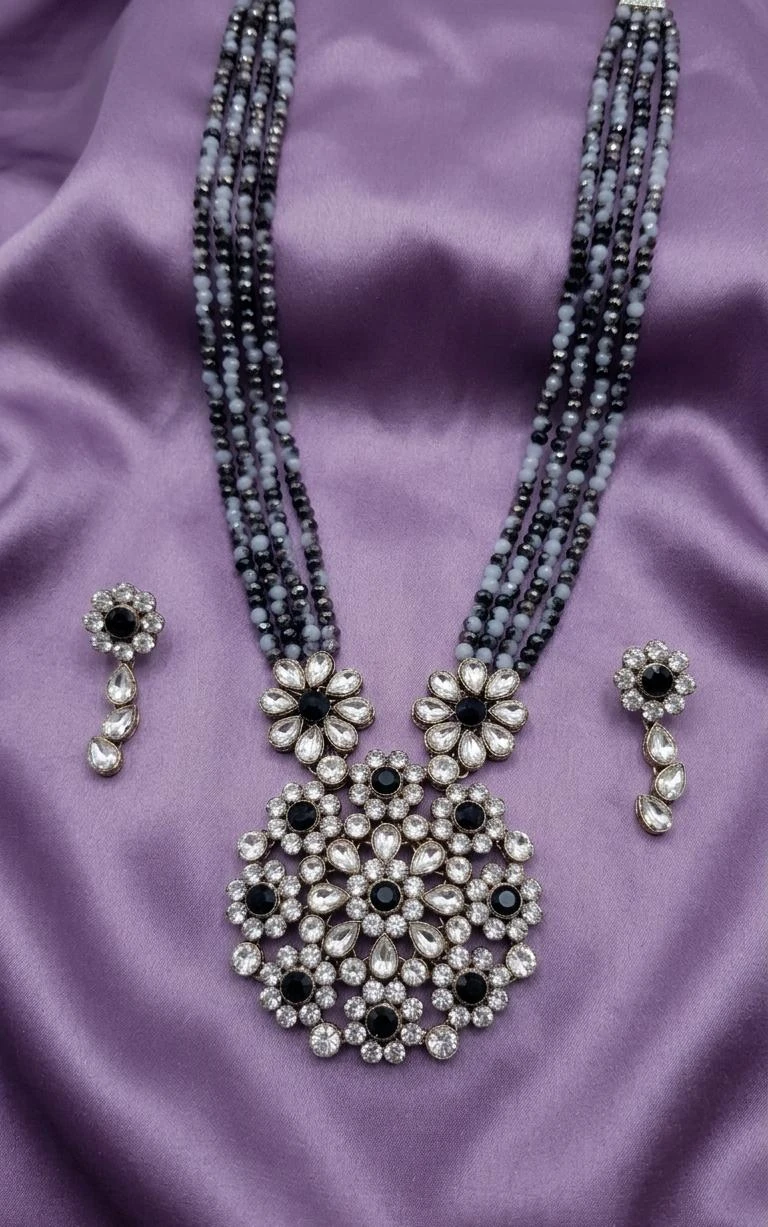 WP:246 Black & Grey Necklace Set view 1