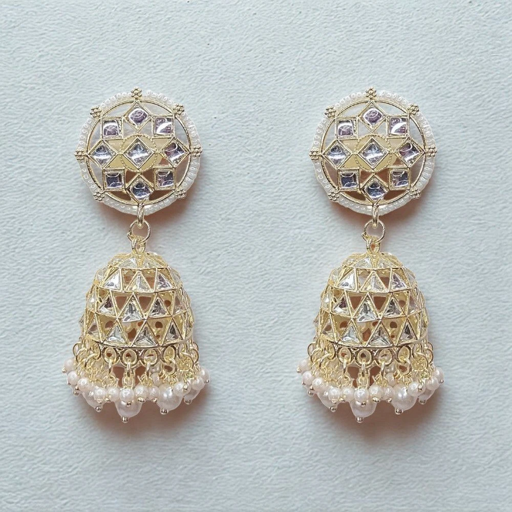 Tahaniya Bindu Ghunghroo Geometric Bell-Drop Earrings Jhumki Earring view 4