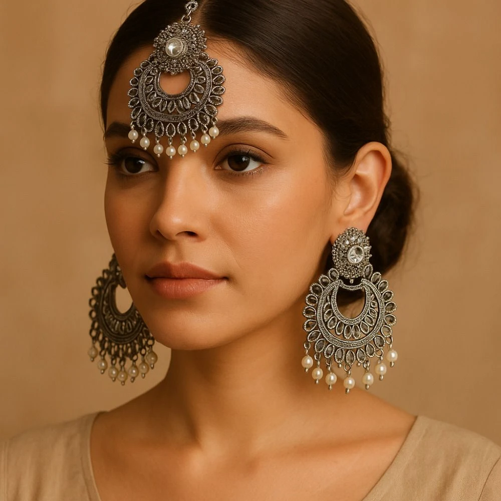 Tahaniya Chandini Boond Silver Dewdrop Maang Tika & Earring Chandbali Earring view 2