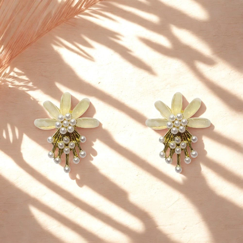 Tahaniya Seoul Bloom Korean Pearl Stud Earrings Stud Earring view 4