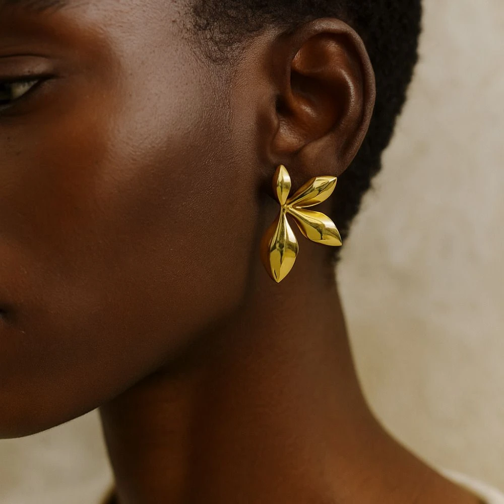 Tahaniya Hwaran Petal Flare Korean Style Earring Stud Earring view 2