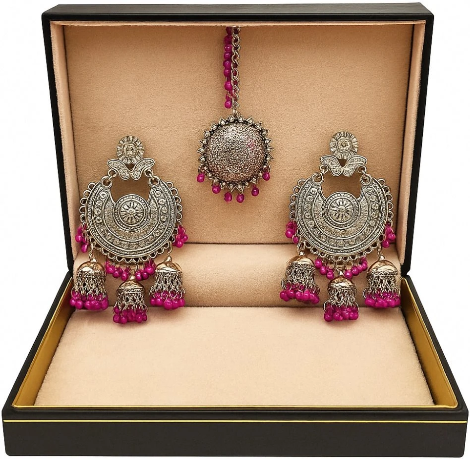 Tahaniya Pushpika Mohor Pearl Cascade Maang Tika Chandbali Earring view 5