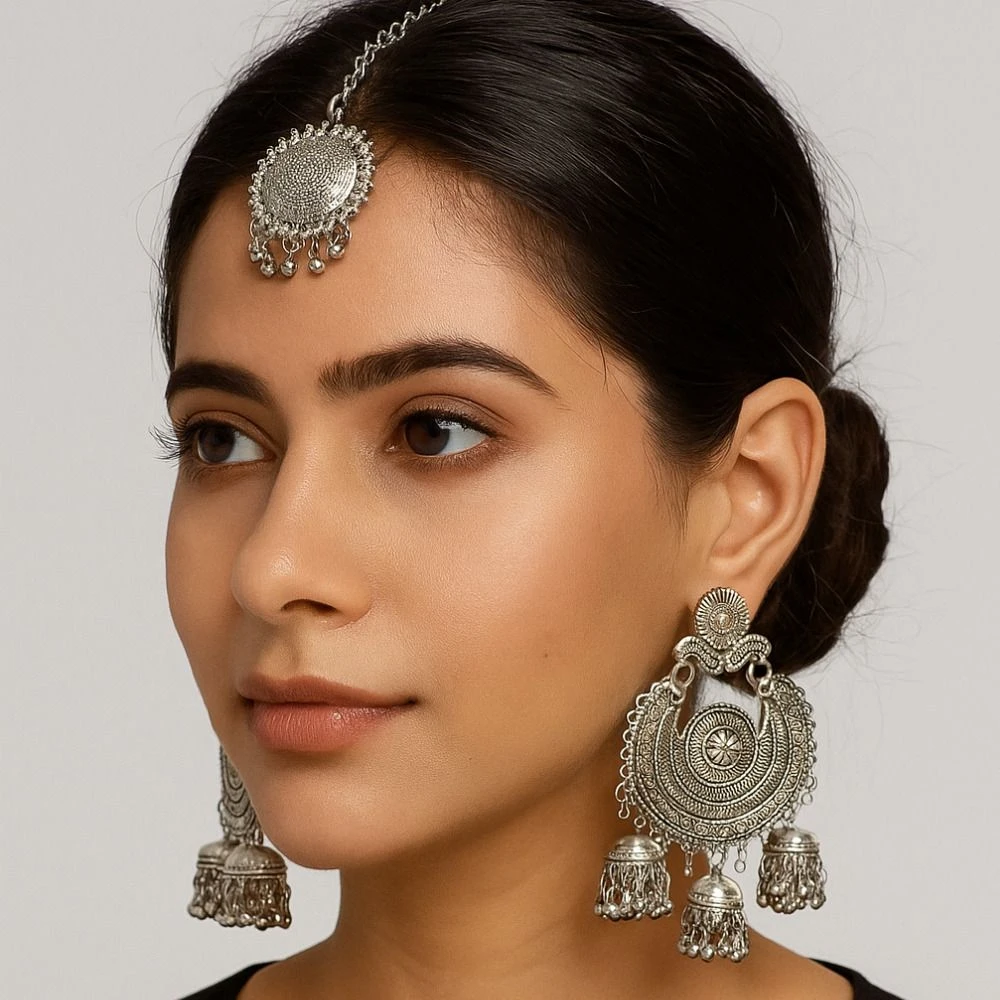 Tahaniya Pushpika Mohor Pearl Cascade Maang Tika Chandbali Earring view 2