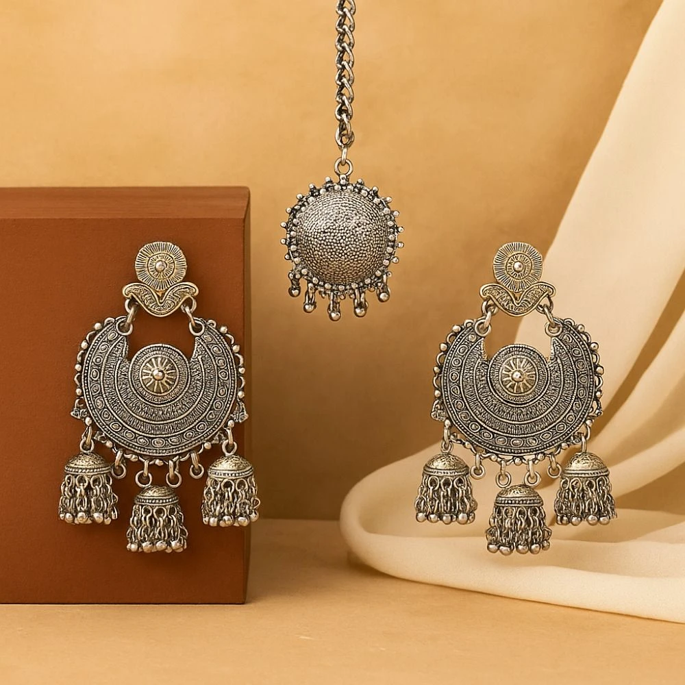 Tahaniya Pushpika Mohor Pearl Cascade Maang Tika Chandbali Earring view 3