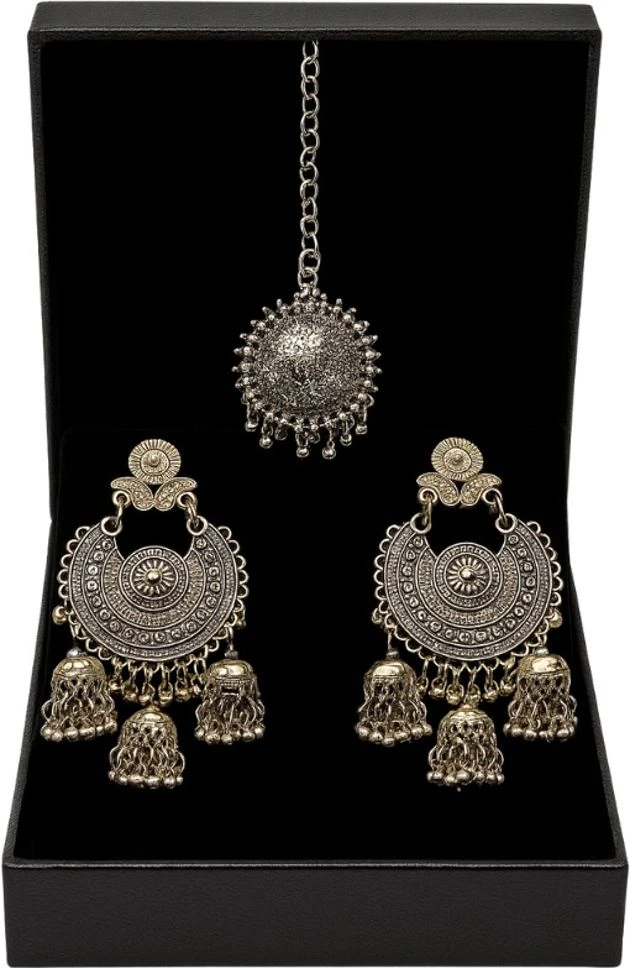Tahaniya Pushpika Mohor Pearl Cascade Maang Tika Chandbali Earring view 4