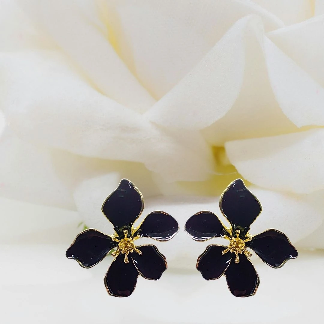 Tahaniya Korean Stud Earrings for women Stud Earring view 4