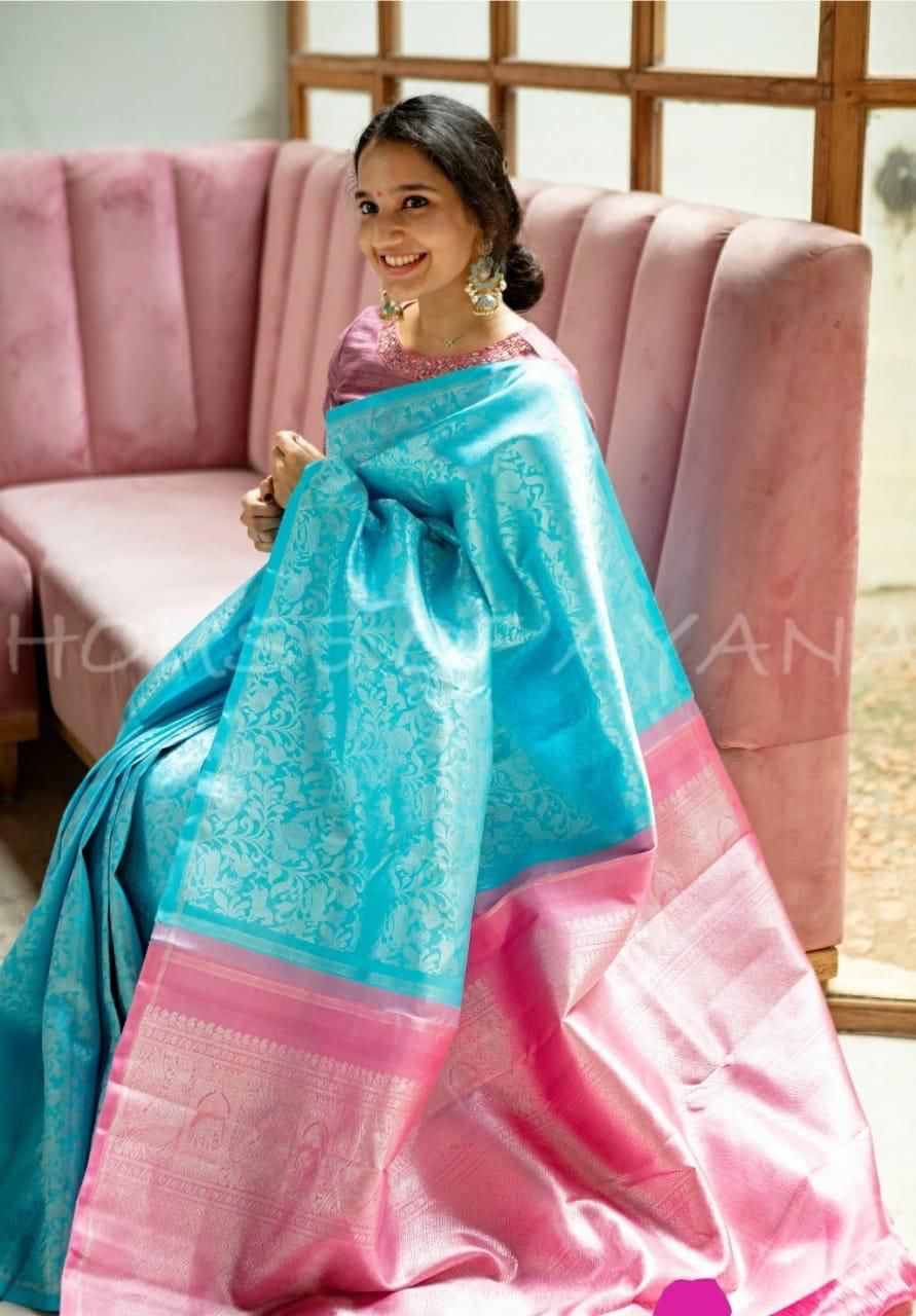 Women's Blue and Pink Woven Silk Saree